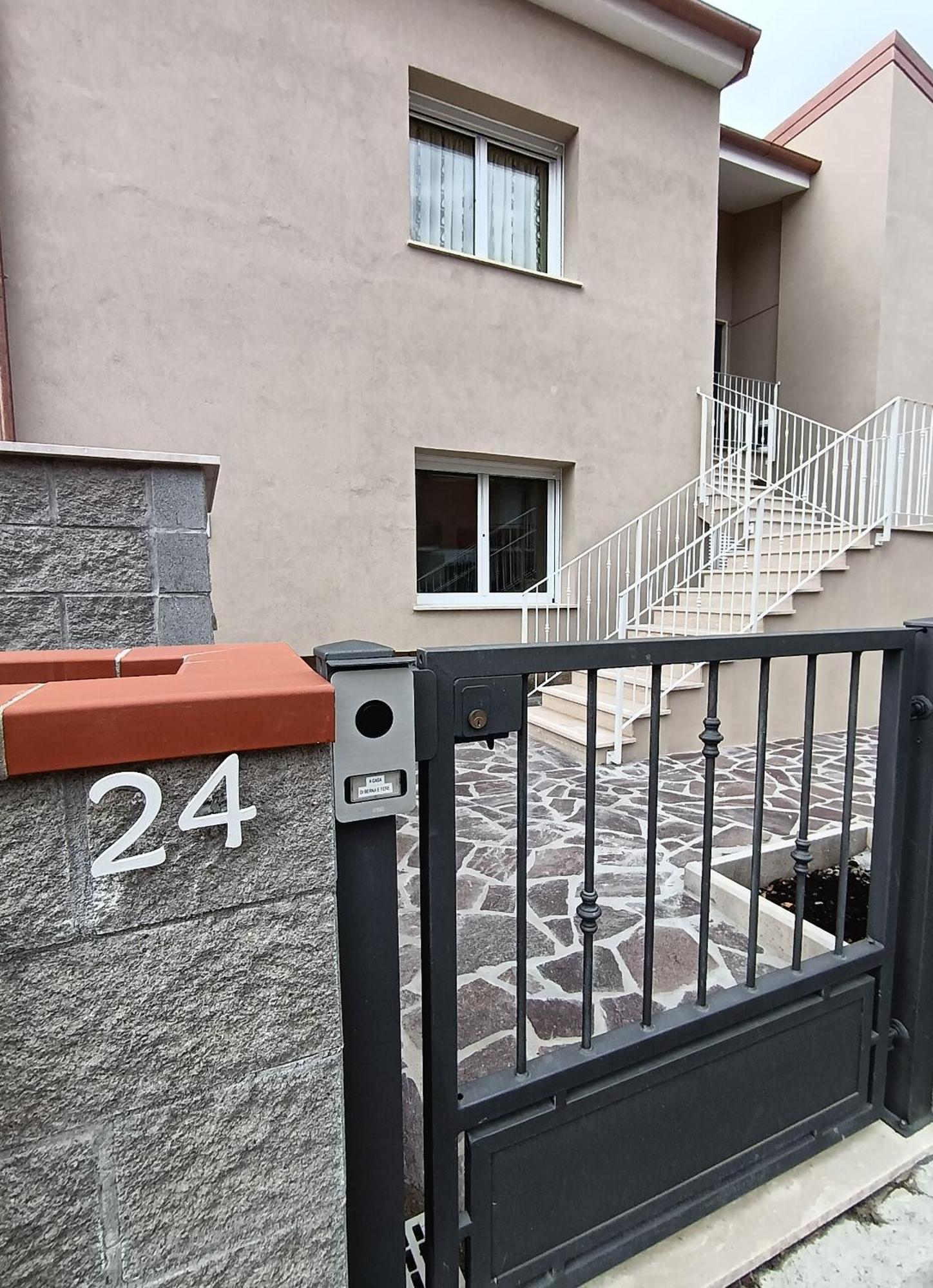 Apartamento A Casa Di Berna E Tere Venturina Terme Exterior foto